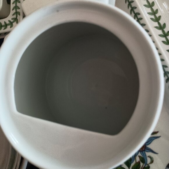 Portmeirion Botanic Garden Tea/Coffee Pot butterfly - Picture 4 of 6